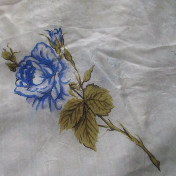 1930s sheer silk blue roses scarf - Picture 4 of 8